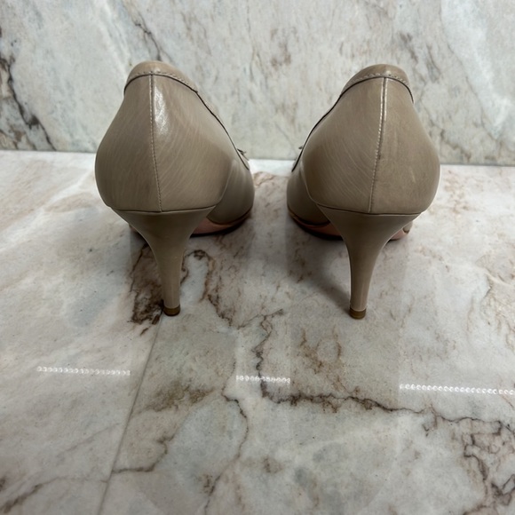 Prada Pointed Toe Pump NWOT - Picture 3 of 8